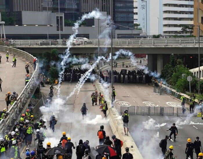 Tear gas e agenti aerosol quali strumenti di gestione e controllo dell’ordine pubblico