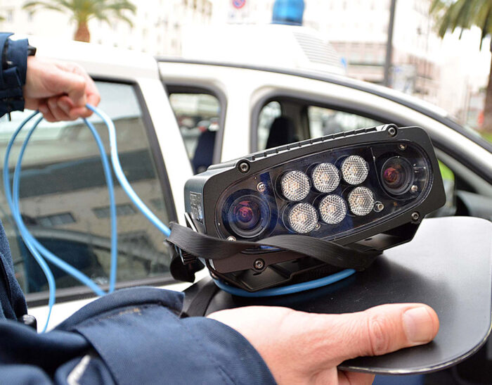 Utilizzo delle apparecchiature elettroniche per garantire la sicurezza stradale